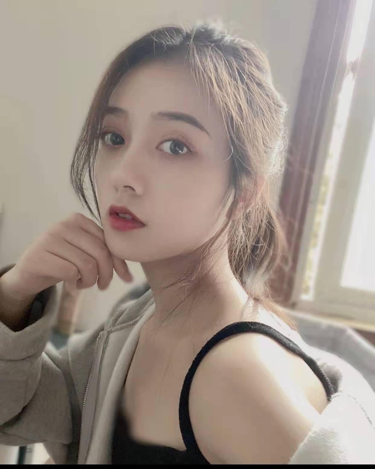 昆明北站年轻学生为钱下海，一夜爽记