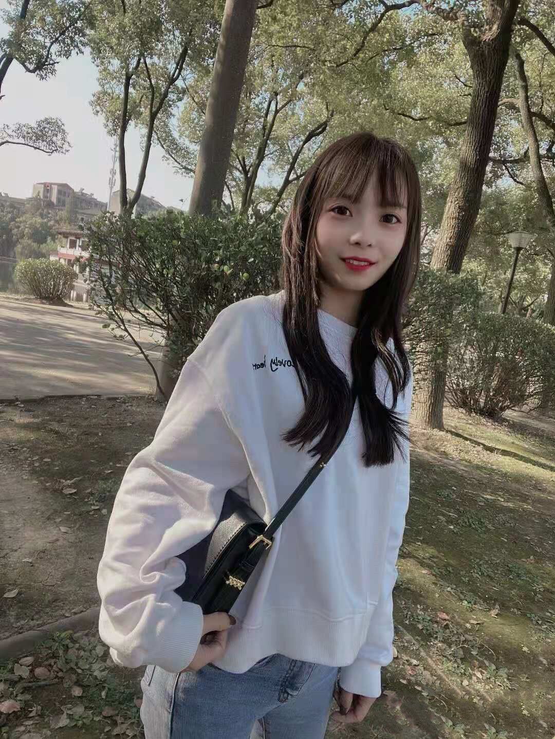 年轻性感的兼职模特